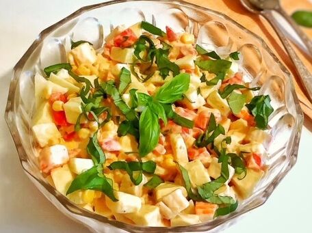 RECIPE MAIN IMAGE Salade composée au surimi