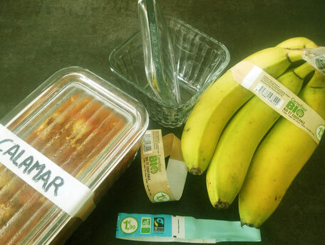 ADVICE MAIN IMAGE Recycler les élastiques-étiquettes des bananes en étiquettes effaçables et sécuriser antichute vos couvercles verres. 
