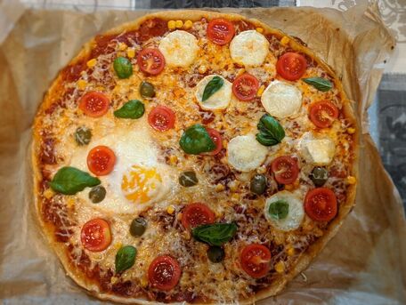 RECIPE MAIN IMAGE Une grande pizza personnalisée