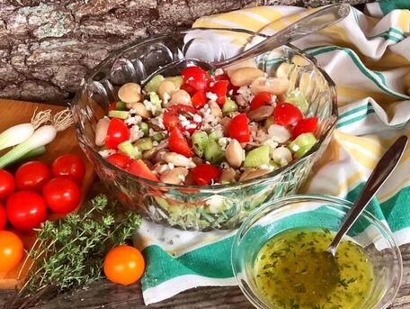 RECIPE MAIN IMAGE Salade de haricots blancs, légumes frais et feta