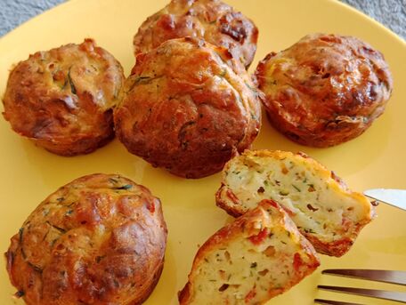 RECIPE MAIN IMAGE Cakes aux courgettes/chorizo/tomates séchées