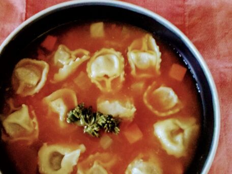RECIPE MAIN IMAGE soupes de tortellinis aux épinards ricotta et petits légumes