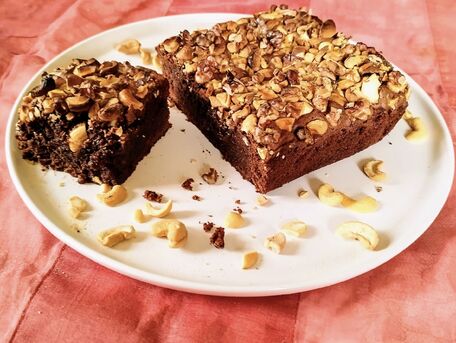 RECIPE MAIN IMAGE Brownies aux noix de cajou et noix