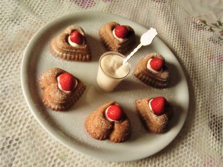 RECIPE MAIN IMAGE Petits gâteaux festifs au Coeur de crème de Spéculoos 
