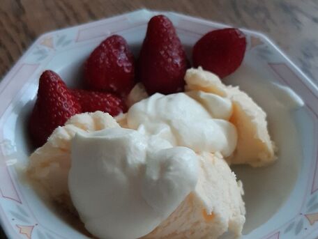 RECIPE MAIN IMAGE glace et chantilly \