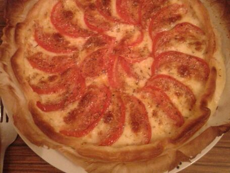 RECIPE MAIN IMAGE Tarte aux tomates et à la mozzarella