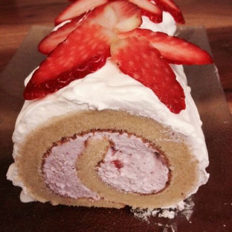 RECIPE MAIN IMAGE Japanese Roll Cake (Swiss Roll)