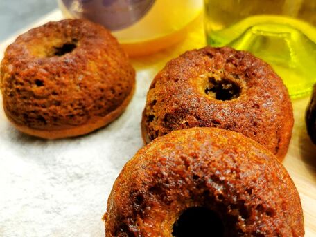 RECIPE MAIN IMAGE Gâteaux à la châtaigne, au miel et à l\'huile d\'olive