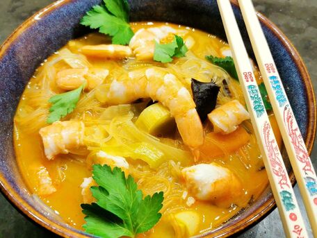 RECIPE MAIN IMAGE Soupe thaï aux crevettes et au lait de coco