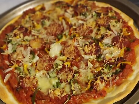 RECIPE MAIN IMAGE Pizza poivrons oignons,  chorizo 