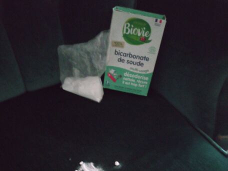 ADVICE MAIN IMAGE Le bicarbonate de soude pour nettoyer fauteuil , canapés  meubles rembourrés 