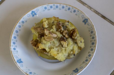 RECIPE MAIN IMAGE Pommes de terre farcies au Roquefort