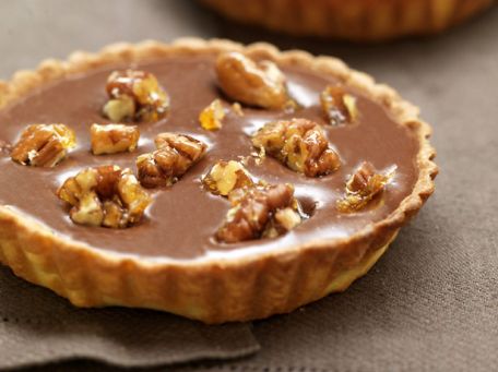 RECIPE MAIN IMAGE Tartelettes chocolat caramel et noix de pécan caramélisées