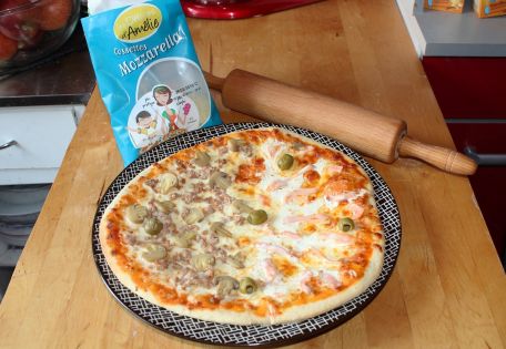 RECIPE MAIN IMAGE Pizza aux cossettes de mozzarella