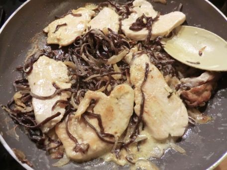 RECIPE MAIN IMAGE Filets de dinde aux champignons