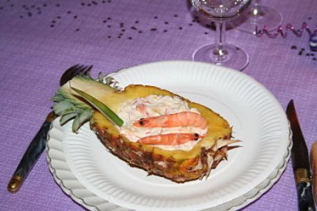 RECIPE MAIN IMAGE Demi ananas au crabe