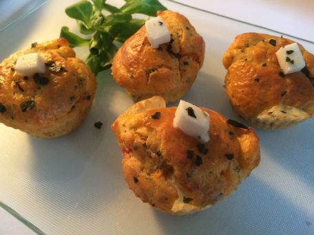 RECIPE MAIN IMAGE Muffins Tomates Cerise - Mozzarella Basilic