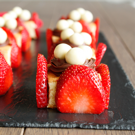 RECIPE MAIN IMAGE Gâteau mini bouchées moelleuses chocolat fraises 