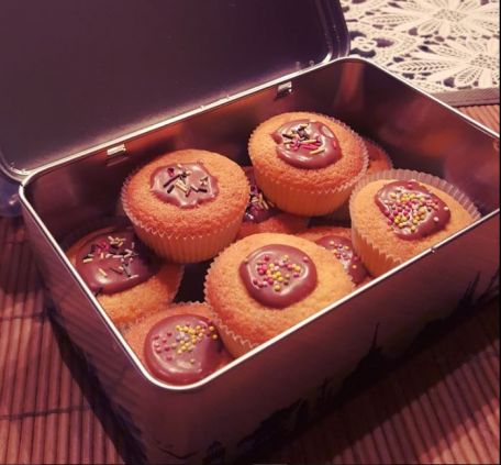 RECIPE MAIN IMAGE Muffins à la creme anglaise et glacage nutella 