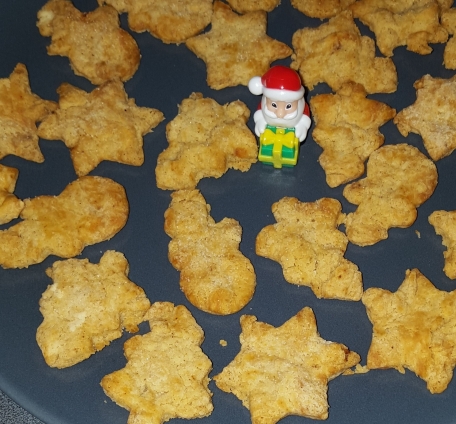 RECIPE MAIN IMAGE Biscuits salés type TUC de Noël