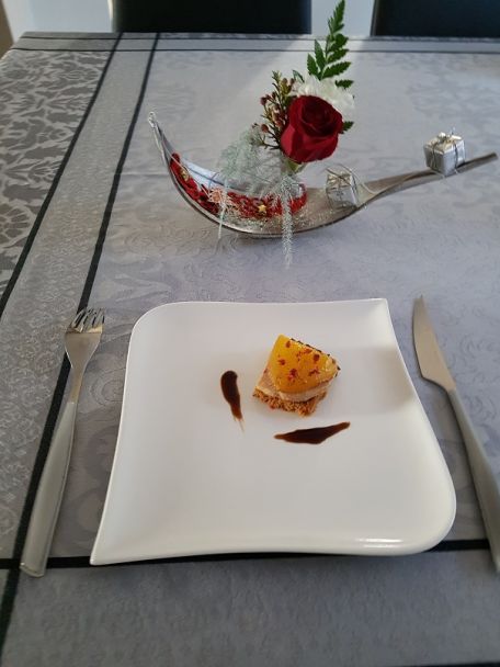 RECIPE MAIN IMAGE Canapé de foie gras