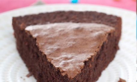 RECIPE MAIN IMAGE Gâteau moelleux au chocolat avec Alsa®
