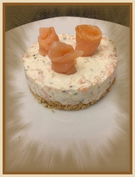RECIPE MAIN IMAGE Façon cheesecake au saumon.