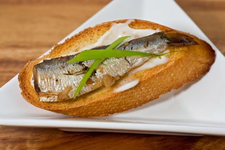 RECIPE MAIN IMAGE Tartine chaude de sardines farcies au Kiri