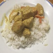 Cubes d'escalope de dinde au curry