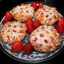 Tartelettes feuilletées fraise et rhubarbe
