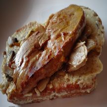 Brioche perdue à la crème de champignons et foie gras