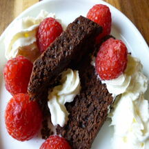 Dessert fondant chocolat noir et framboises  