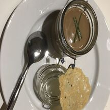 Velouté de foie gras aux cèpes et chips de parmesan