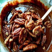 Brownie aux noix de pécan et aux pignons de pin