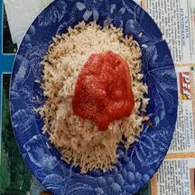 Riz complet à la tomate