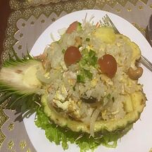 Salade Thaî dans sa coupe d’Ananas