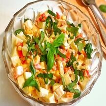 Salade composée au surimi