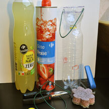 Recyclez vos bouteilles plastiques en pièges à frelon asiatique qui déciment les abeilles.