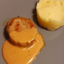 Grenadins de veau sauce foie gras et écrasé de pommes de terre