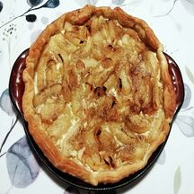Tarte aux pommes et oignons caramélisés