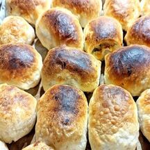 cheese buns (petits pains au fromage)