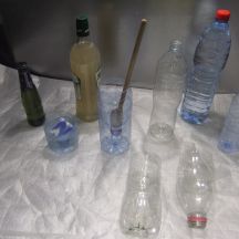 Mille utilisation de la bouteille  d'eau en plastique