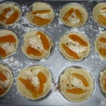 Mini tartes salées abricots moelleux et saint marcellin